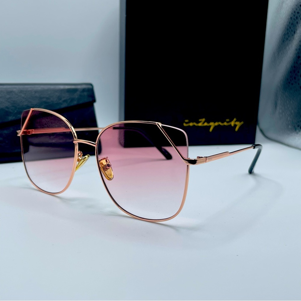 NWT Queens N Dolls Boutique light pink & gold sunglasses